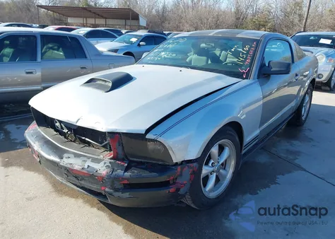 2009 Ford Mustang V6/V6 Premium z USA, uszkodzony, nr VIN 1ZVHT80N195145100